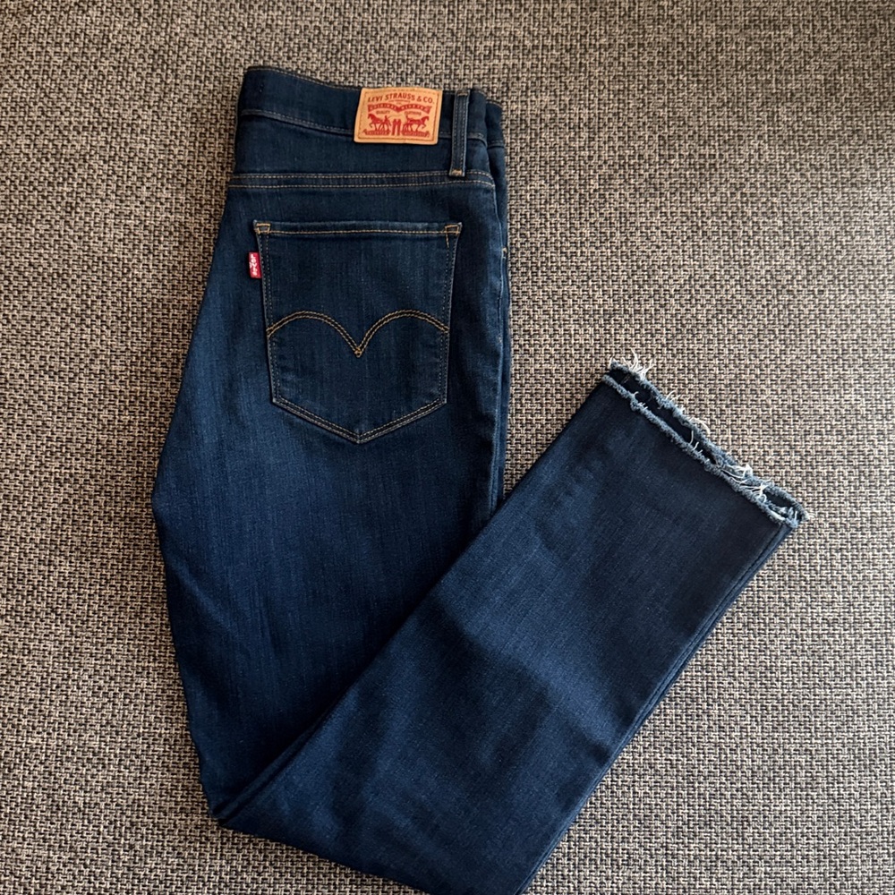✨Sale✨Levi’s 724 High Rise Straight - size 30